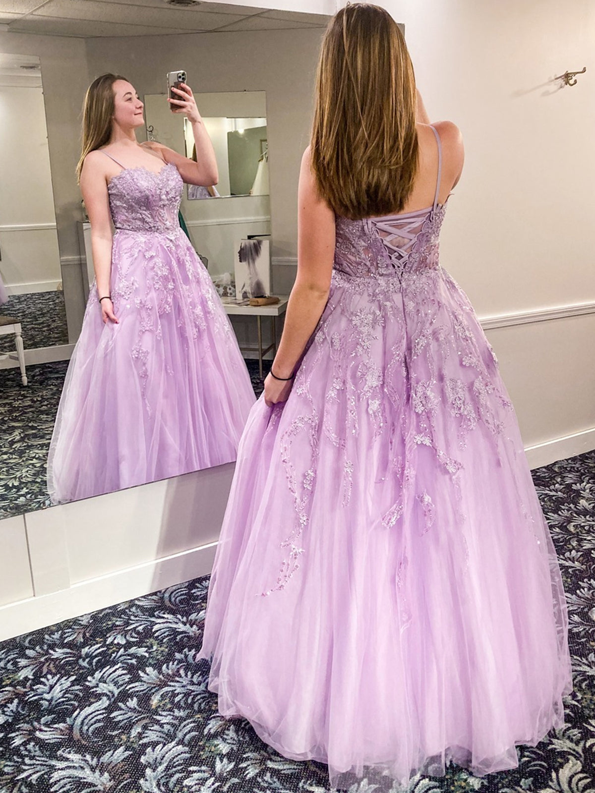 Magnifique robe de bal longue en tulle et dentelle, coupe évasée, décolleté cœur