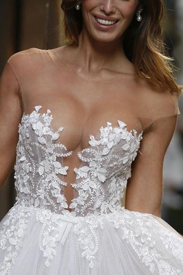 Vestido de Noiva Deslumbrante Comprido em Tule com Aplicações de Renda em Corte A