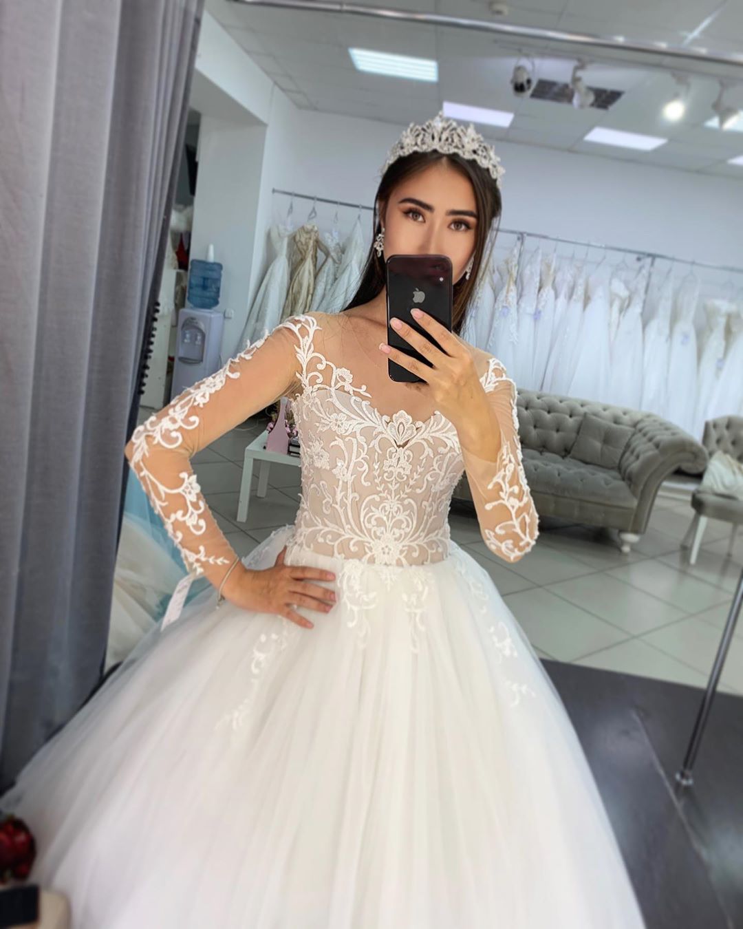 Vestido de Noiva Deslumbrante Comprido em Tule com Renda e Mangas em Corte em A