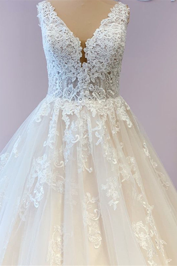 Splendido abito da sposa lungo a linea ad A in tulle con pizzi applicati