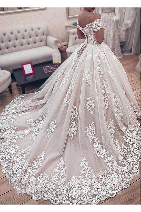 Wunderschönes langes Ballkleid mit schulterfreiem Spitzenapplikationen