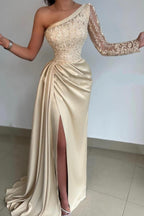 Magnifique robe de bal longue sirène asymétrique en satin avec dentelle, fente avant et manches