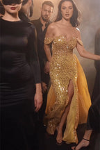 Vestido de baile longo dourado deslumbrante, estilo sereia, com lantejoulas, sem mangas e decote ombro a ombro, com racha