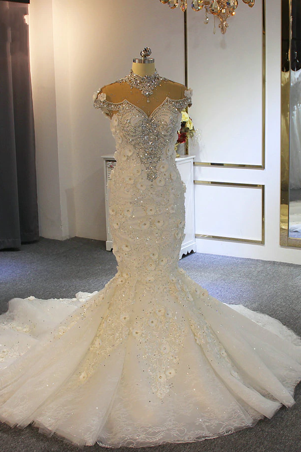 Splendido Abito da Sposa Lungo a Sirena con Collo Alto, Applicazioni in Pizzo, Cristalli e Tulle