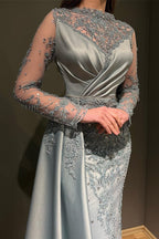 Vestido de Baile Longo Sereia Deslumbrante com Apliques de Renda em Cetim e Mangas