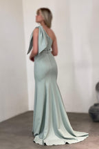 Magnifique robe de bal longue sirène en satin à une épaule, sans manches, ornée de strass