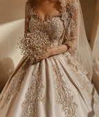 Splendido Abito da Sposa Lungo in Raso con Perline, Scollo a Cuore, Stile Principessa e Maniche