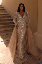 Vestido de Noiva Maravilhoso com Mangas Compridas, Decote em V e Cauda de Tule Destacável em Forma de Sereia