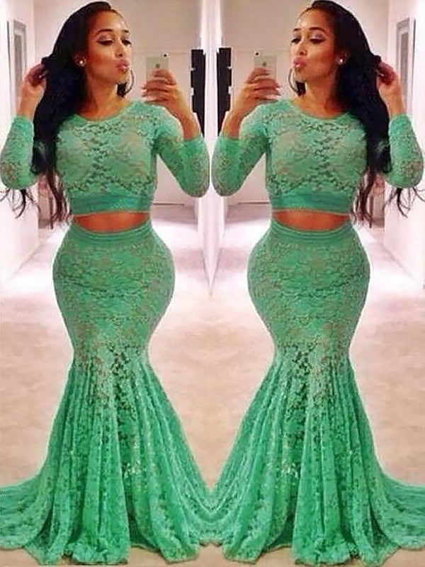 Superbe robe de bal deux pièces sirène à encolure dégagée avec manches longues, dentelle et volants