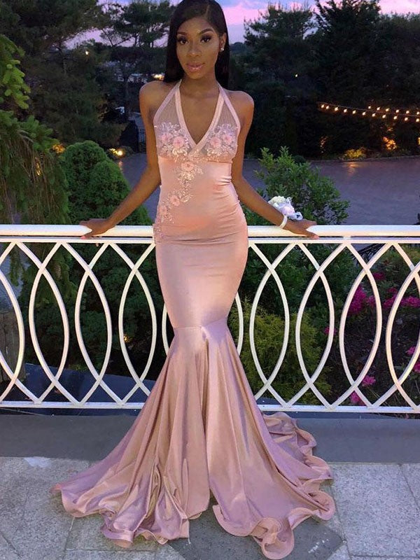 Hermosos vestidos de fiesta de satén tejido elástico con apliques halter y sin mangas de sirena