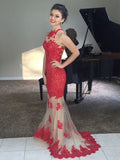 Hermosos vestidos de fiesta de sirena sin mangas con cuello alto y apliques de red