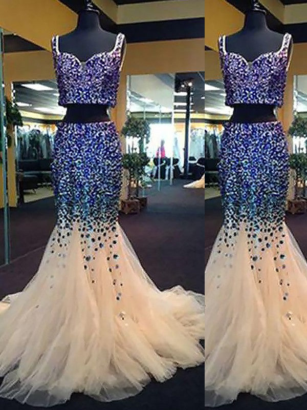 Hermosos vestidos de fiesta de dos piezas con escote corazón, sin mangas, de tul y cuentas