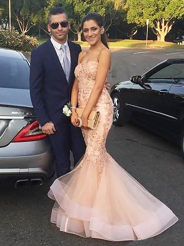 Superbes robes de bal sans manches en tulle avec appliqué cœur de sirène
