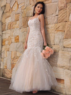 Superbes robes de bal longues jusqu'au sol en tulle avec appliques sirène, sans manches, à fines bretelles