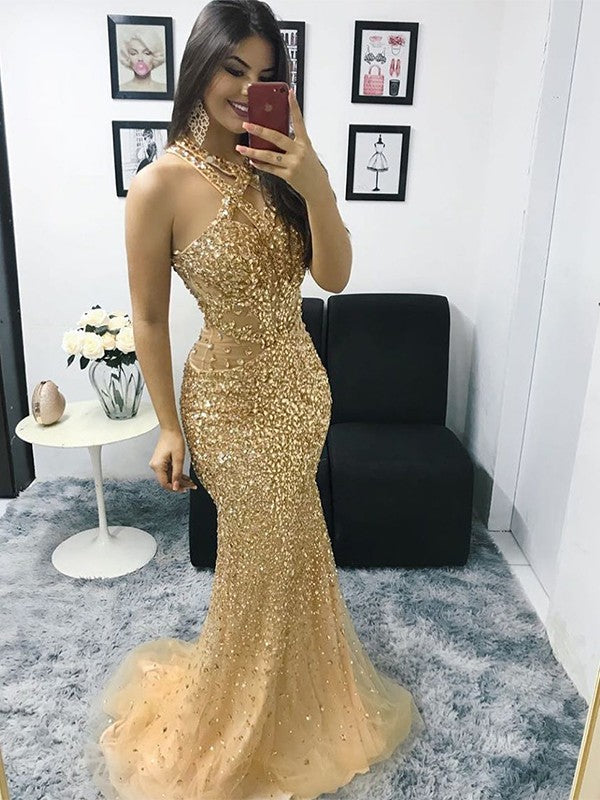 Superbes robes de bal sans manches à col licou en tulle perlées sirène