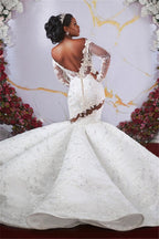 Vestido de Noiva Deslumbrante com Mangas Compridas Ombro a Ombro, Cauda de Sereia, Folhos, Aplicações e Bordados com Contas