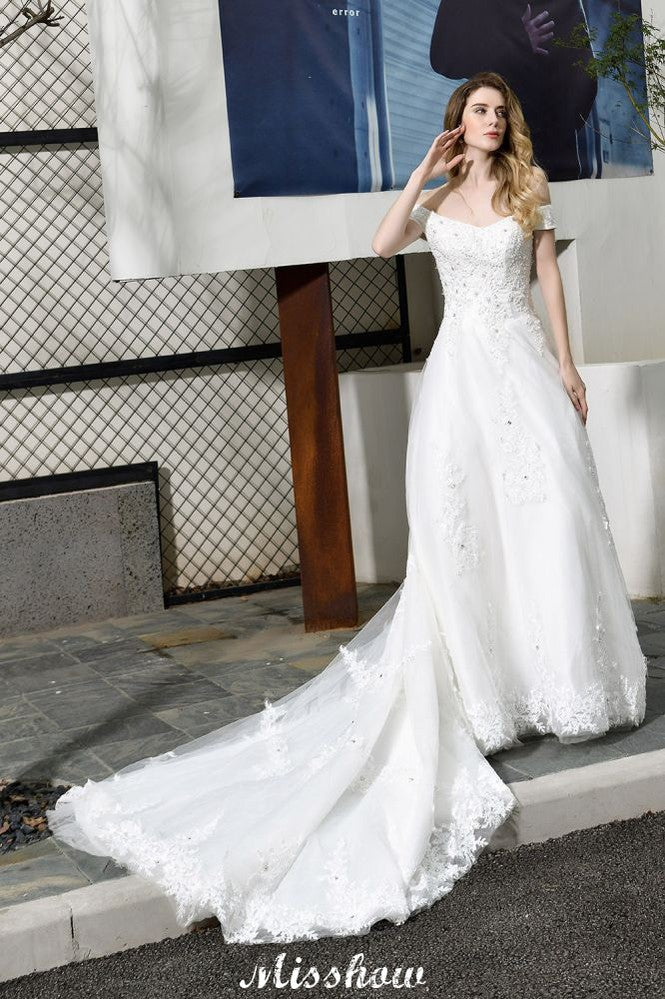 Magnifique robe de mariée blanche à épaules dénudées, coupe évasée, appliques de dentelle de jardin, robe de noces