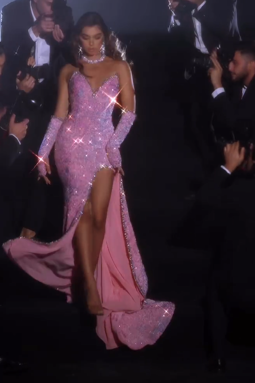 Vestido de Baile Rosa Deslumbrante Sem Mangas com Fenda Frontal Estilo Sereia e Brilho
