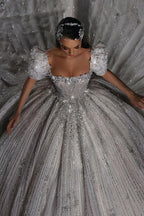 Robe de mariée princesse magnifique en ligne A avec perles et manches courtes en dentelle