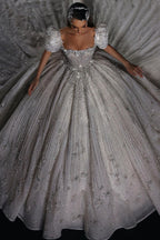 Robe de mariée princesse magnifique en ligne A avec perles et manches courtes en dentelle
