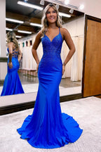 Magnifique robe de bal longue sirène bleu royal à fines bretelles et col en V