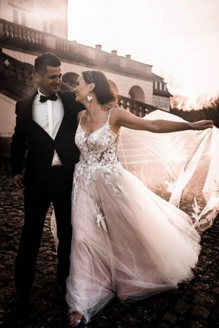 Hermosos vestidos de novia de tul en forma de A sin mangas con tirantes finos y estampado 