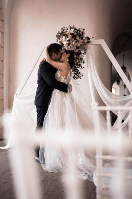 Hermosos vestidos de novia de tul en forma de A sin mangas con tirantes finos y estampado 