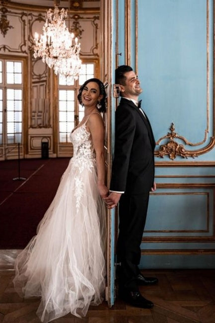 Hermosos vestidos de novia de tul en forma de A sin mangas con tirantes finos y estampado 
