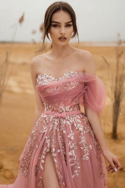 Vestido de Baile Longo com Abertura e Apliques de Lantejoulas Encantadores Sweetehart