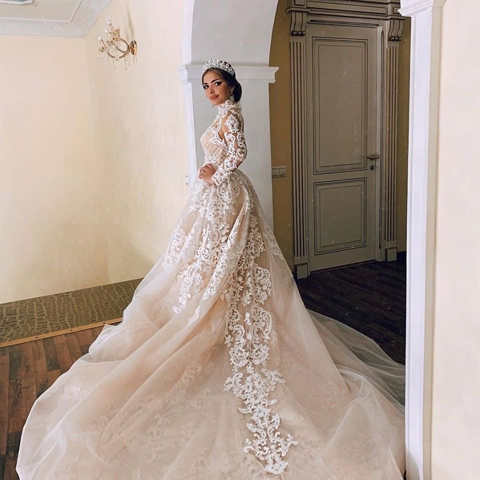 Splendido Abito da Sposa a Sirena in Pizzo e Tulle con Scollo a Cuore per Primavera ed Estate