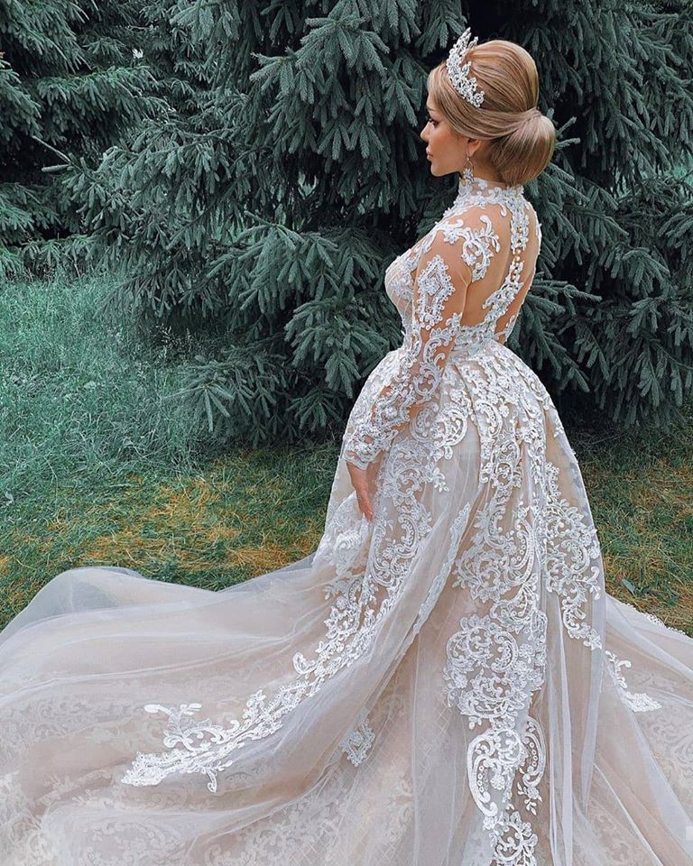 Splendido Abito da Sposa a Sirena in Pizzo e Tulle con Scollo a Cuore per Primavera ed Estate