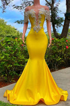 Magnifique robe de bal jaune longue sirène à franges, satinée, dos nu, épaules dénudées avec volants