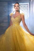 Superbe robe de bal longue jaune sans manches en ligne A ornée de paillettes et de perles