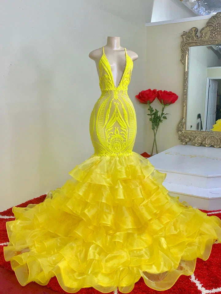 Gorgeous Yellow Spaghetti Straps V-neck Tiered Transparent Lace Mermaid Prom Dresses