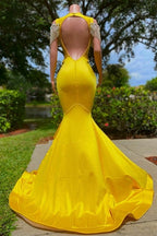 Magnifique robe de bal jaune à perles, épaules dénudées, avec volants et pampilles