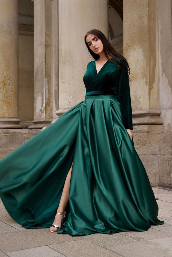 Robe de bal verte en velours à manches longues, coupe trapèze, col en V avec fente