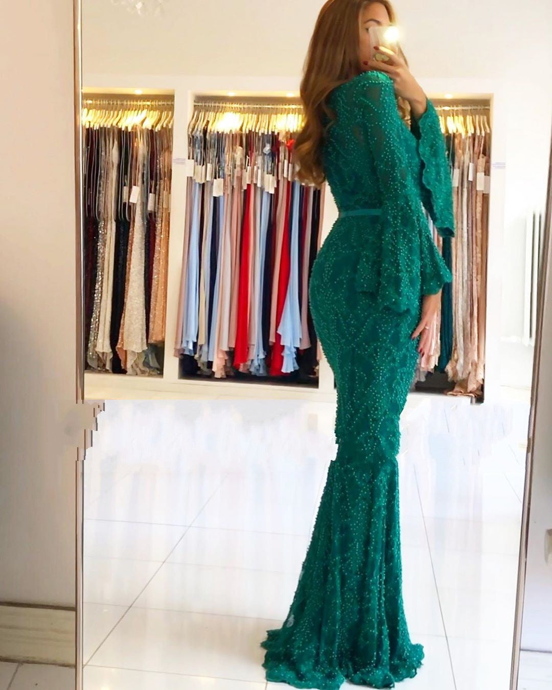 Robes longues de bal à manches en dentelle cœur sirène verte
