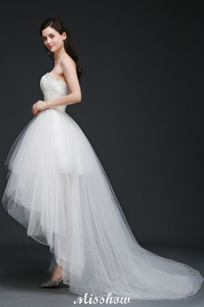 Vestido de Noiva em Renda com Saia em Tule em Linha A e Comprimento Hi-Lo
