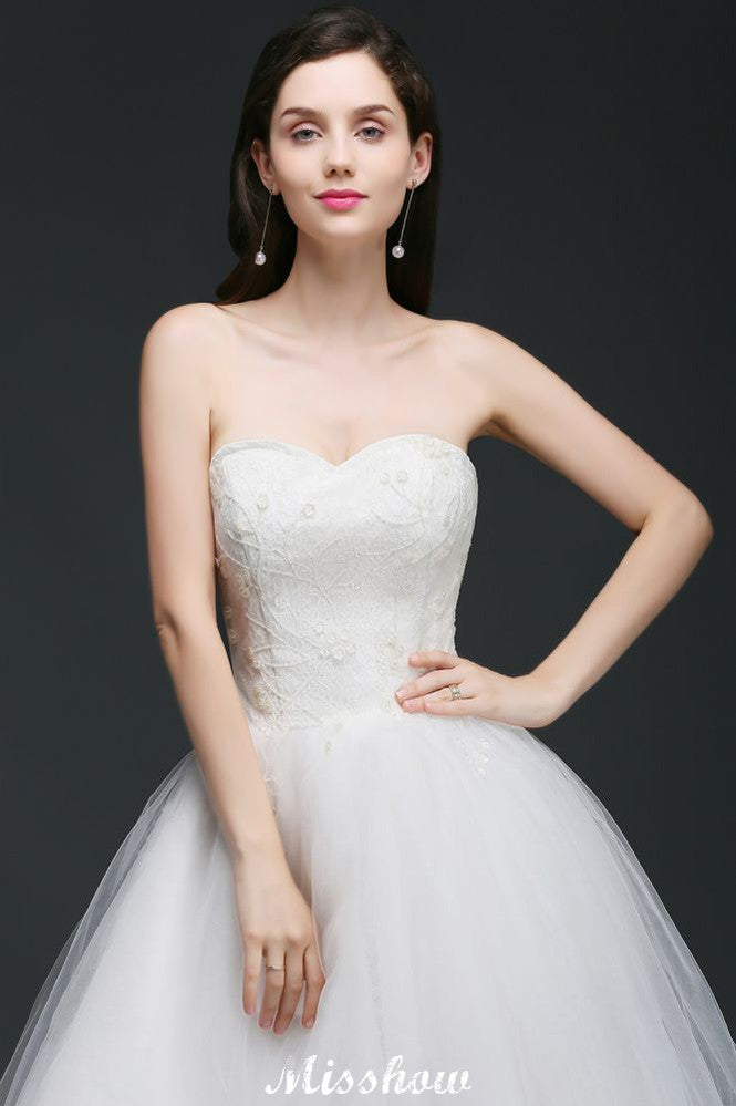 Vestido de Noiva em Renda com Saia em Tule em Linha A e Comprimento Hi-Lo