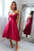 Vestido de fiesta corto con hombros descubiertos y bolsillos