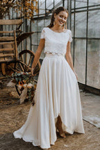High Low Zweiteiliges Brautkleid aus Satinspitze mit Ärmeln