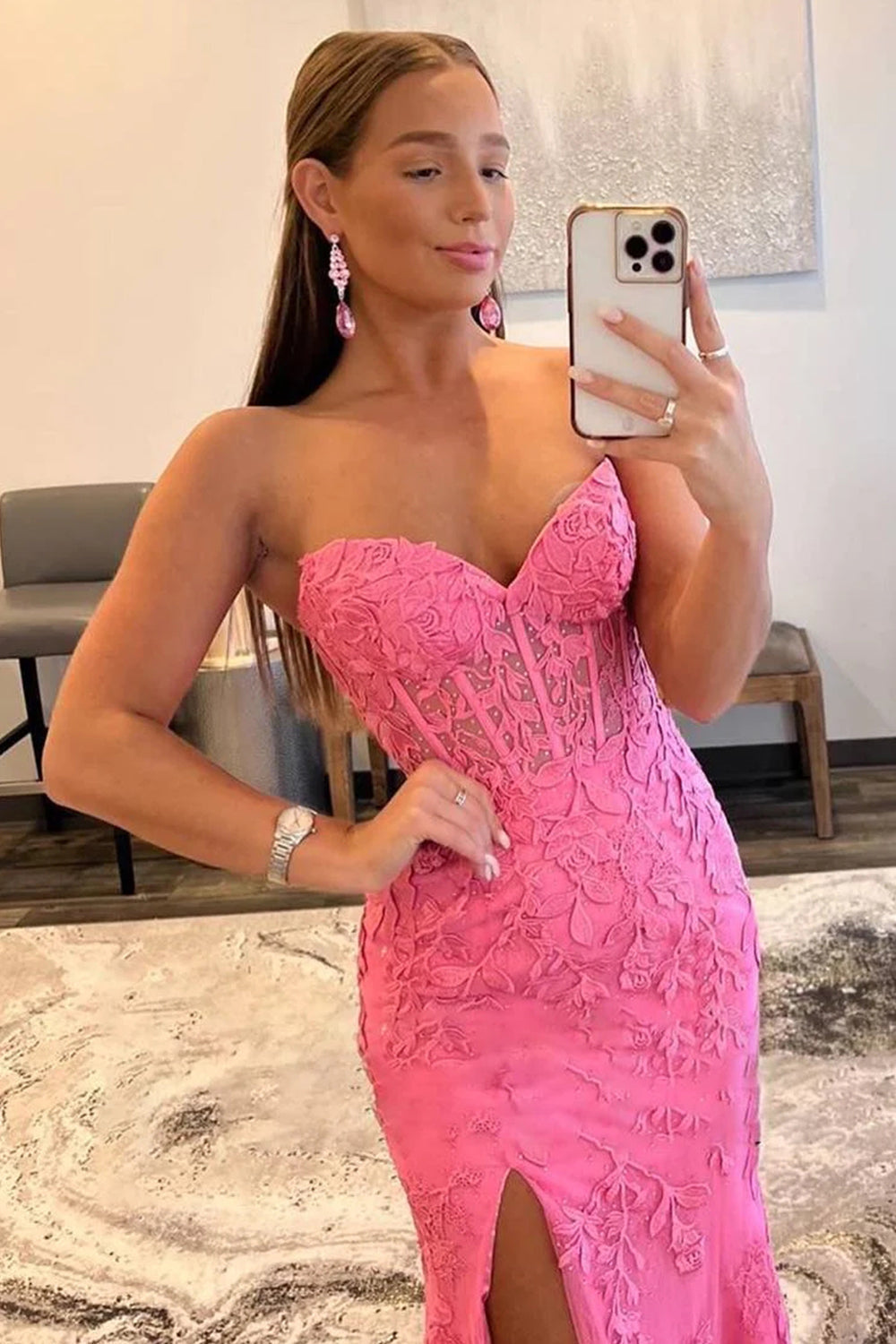 Vestido de Baile com Corpete Sem Alças de Renda e Fenda Estilo Sereia