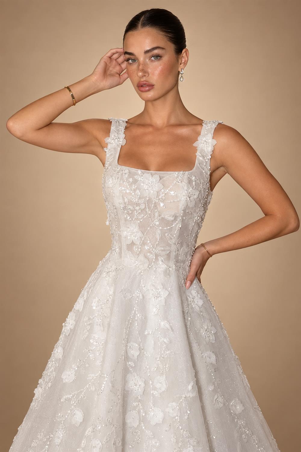 Luxury Off White 3D Floral Appliqué Short Wedding Dress with Sparkle Tulle ZP049