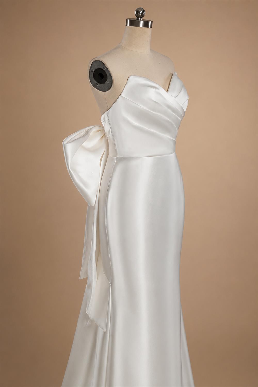 Glamorous Lvory Satin Wedding Dress with Buttons & Train ZP053