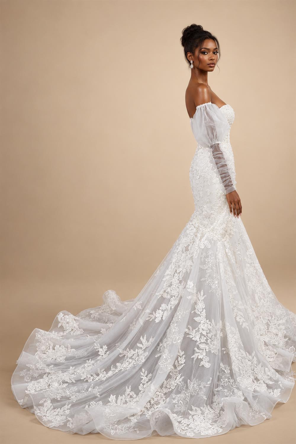Glamorous White Sweetheart Neckline Mermaid Wedding Dress with Detachable Tulle Sleeves ZP056