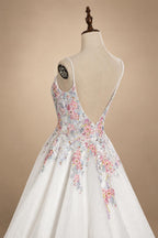 Glamorous White Floral Applique A-Line Tulle Wedding Dress with Train ZP066