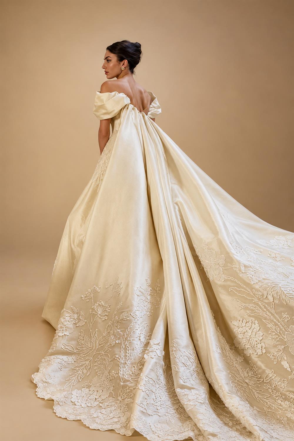 Luxury Ivory Off-the-Shoulder Satin Wedding Dress with Puff Sleeves ZP074
