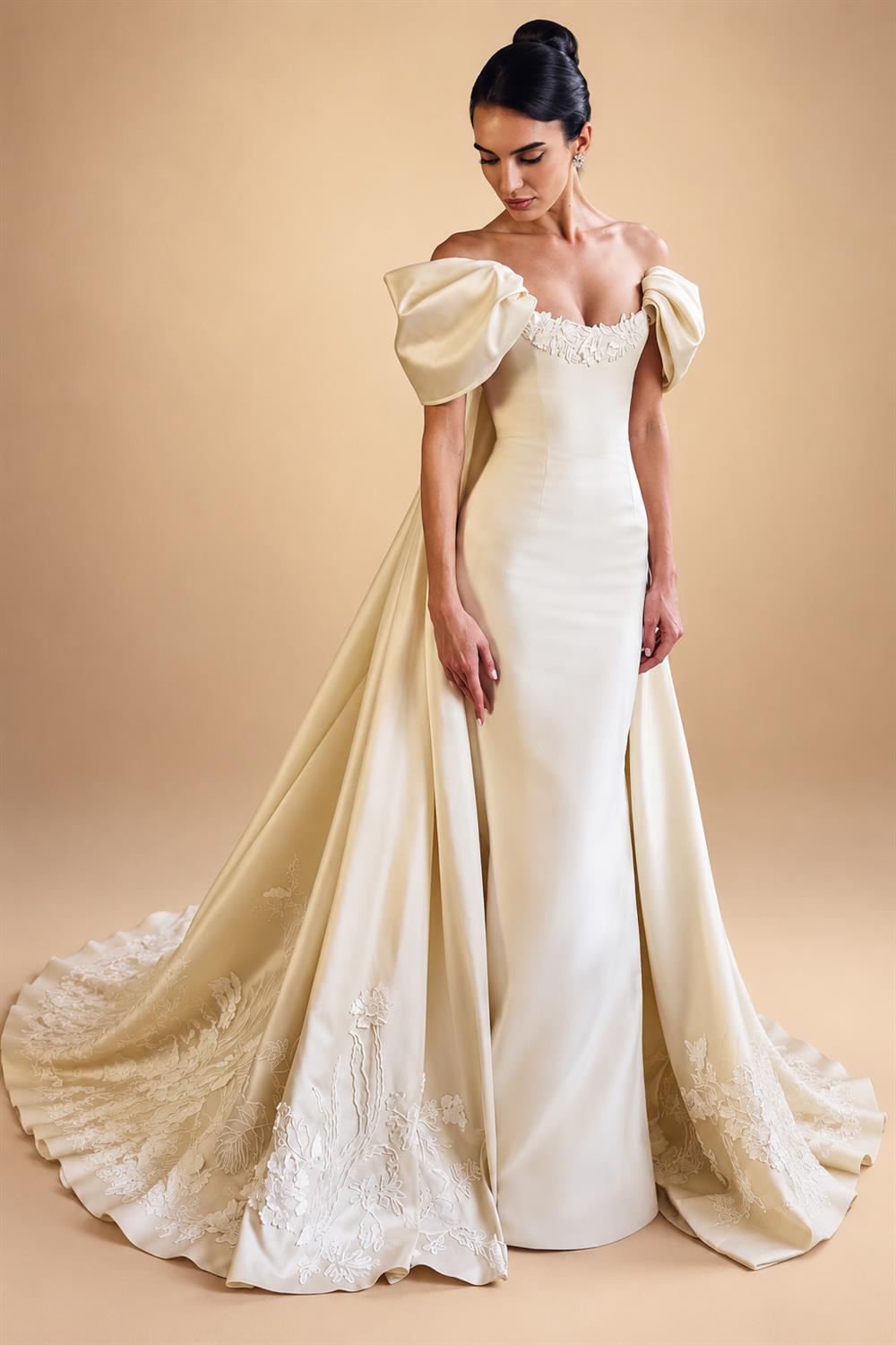 Luxury Ivory Off-the-Shoulder Satin Wedding Dress with Puff Sleeves ZP074