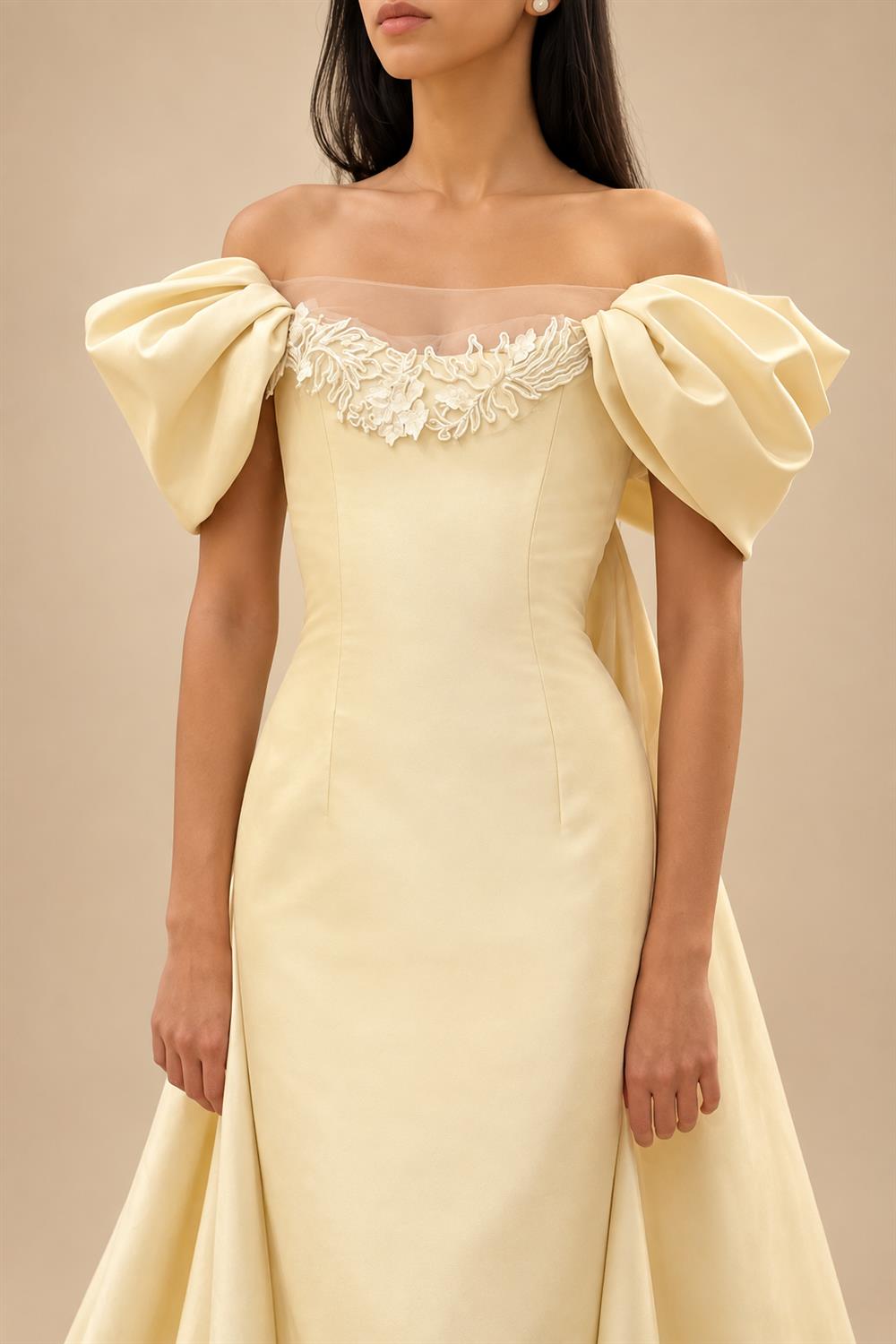 Luxury Ivory Off-the-Shoulder Satin Wedding Dress with Puff Sleeves ZP074