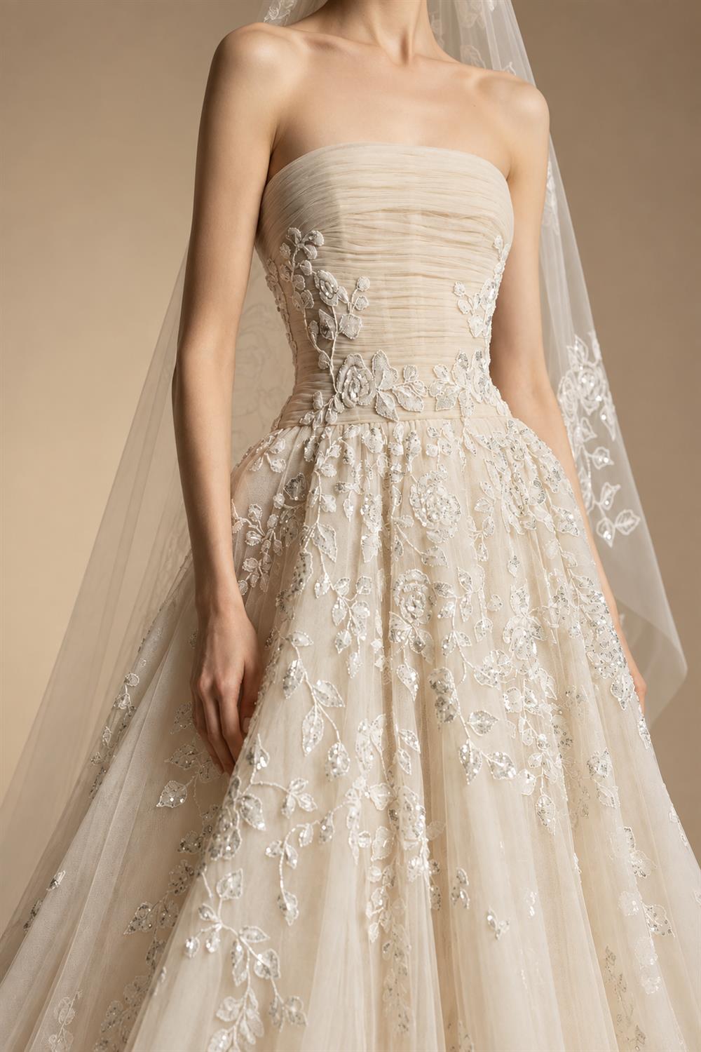 Romantic Champagne Strapless Floral Lace Tulle A-Line Wedding Dress with Veil ZP084